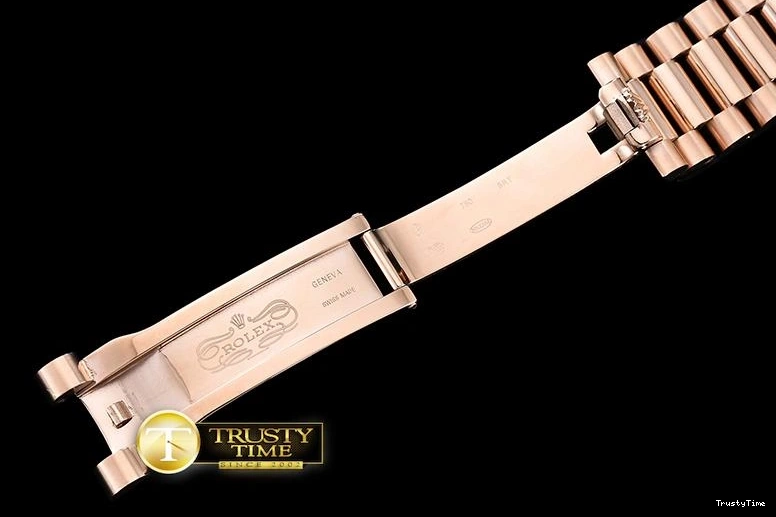 0213 RDD0218A – DayDate 40mm Casual 690